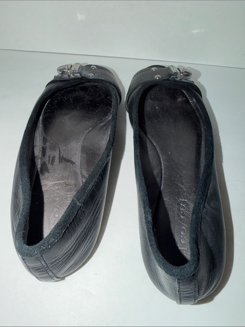 Coach Women’s Black Leather Ballet Flats with Buckle Detail-Sz 5 - Picture 3 of 5